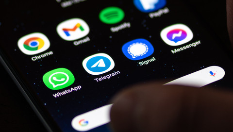 WhatsApp Signal Telegram